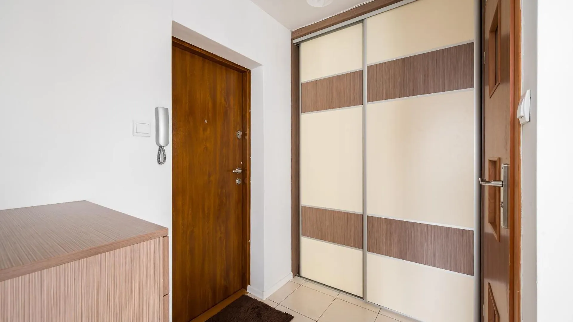 Saska Kepa Lovely Apartment Warsaw Poland